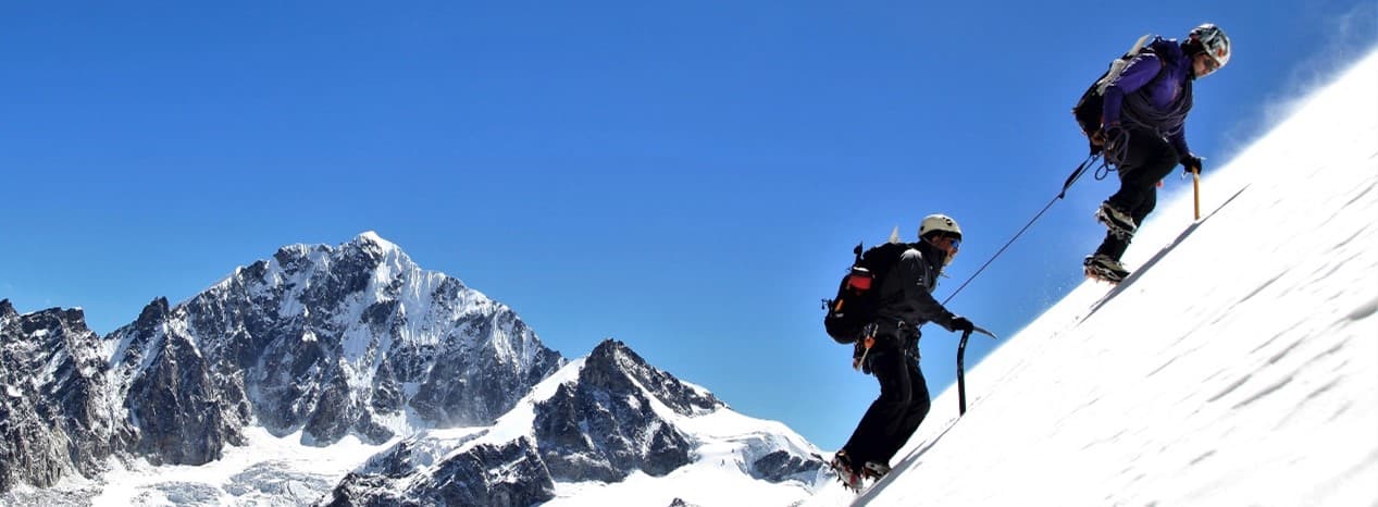 Why Are Hard Shell Jacket Waterproof and Breathable?